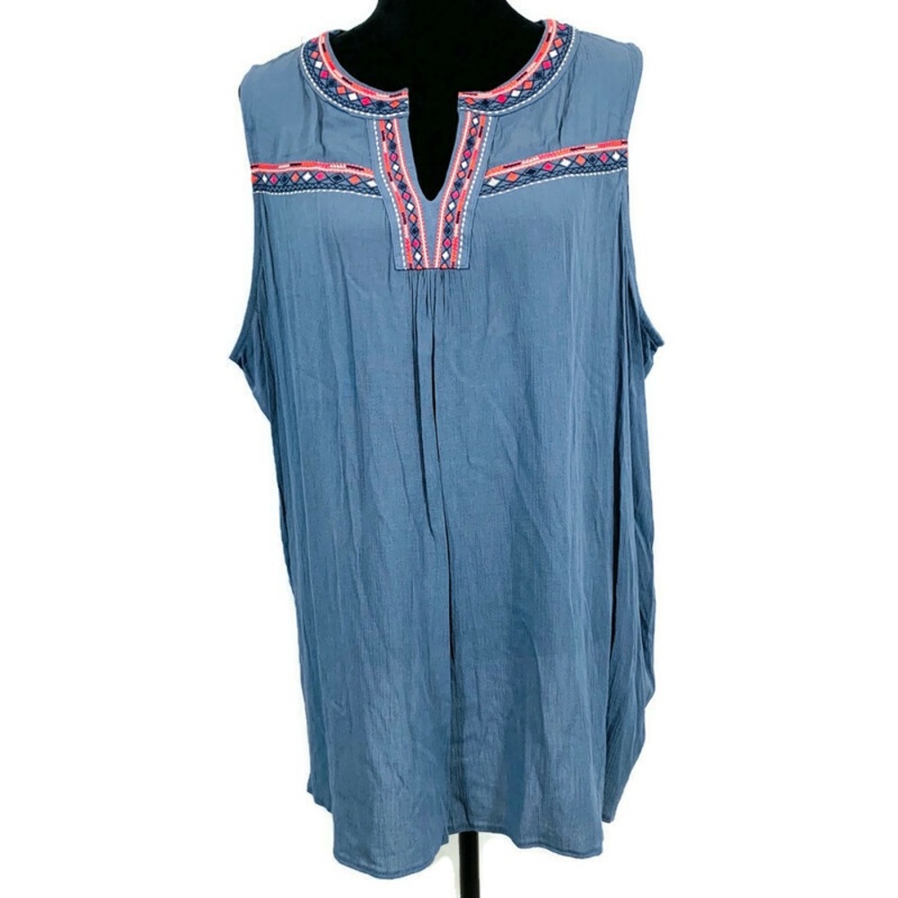 NWOT Kelly Renee Embroidered Top